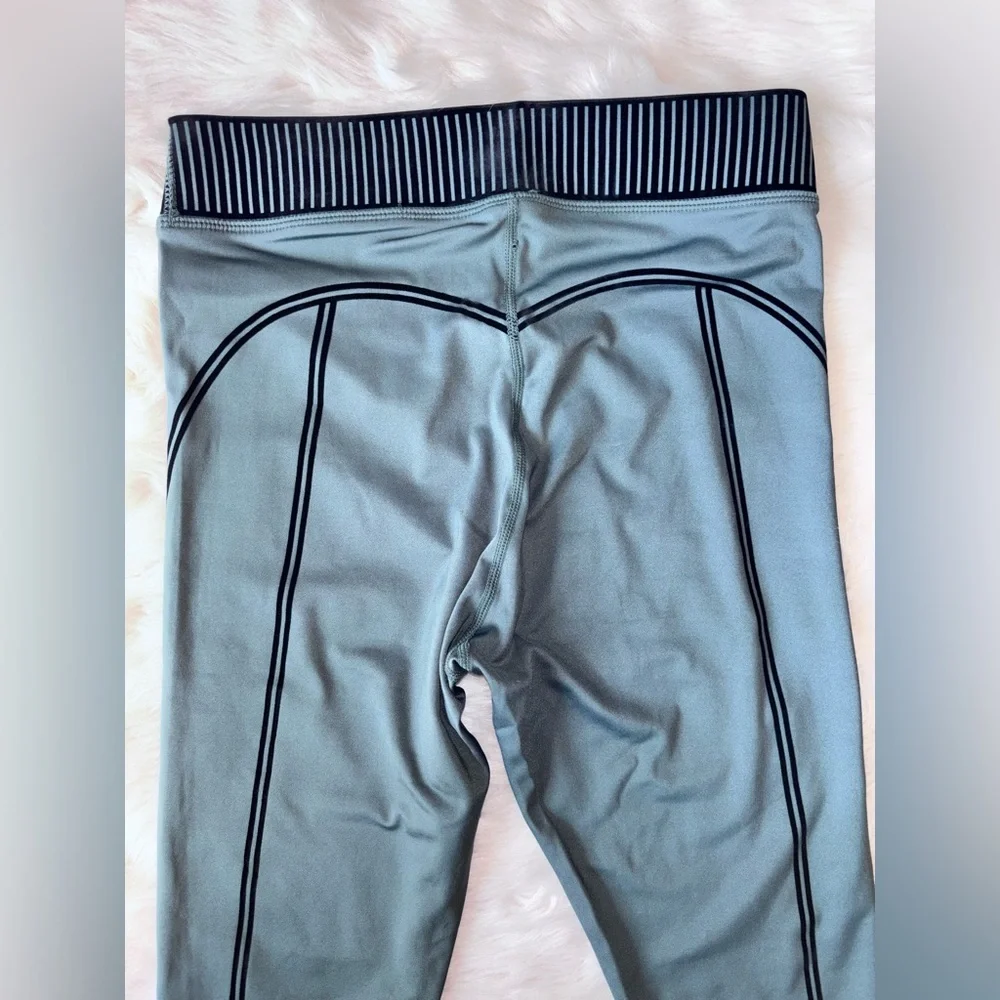 Airlift Line Up Bra & Legging Set Heather Grey Small NWT